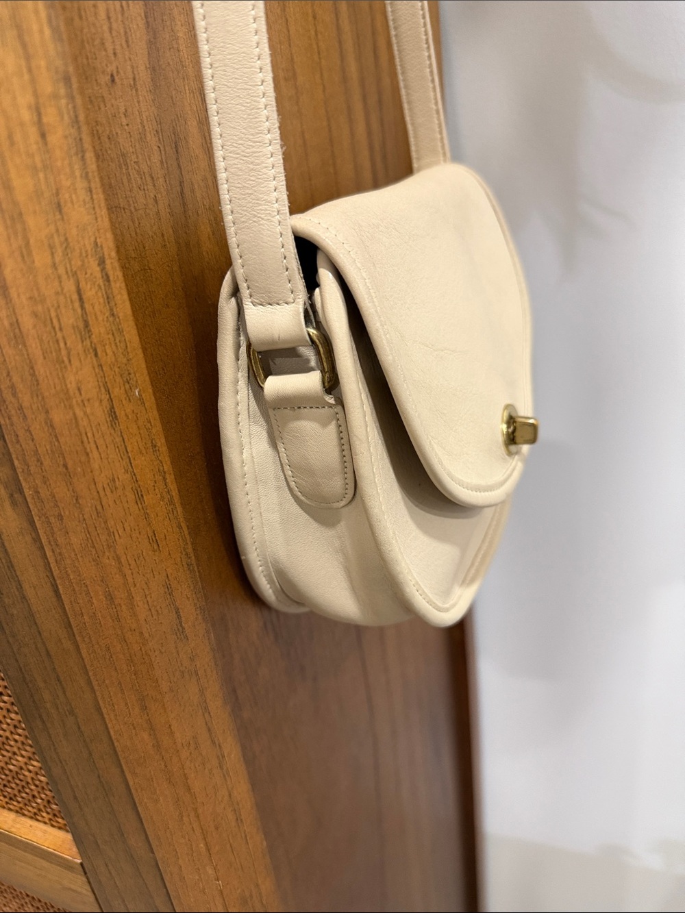 Vintage Coach Watson bag in color Bone 1996 - Picture 4 of 16